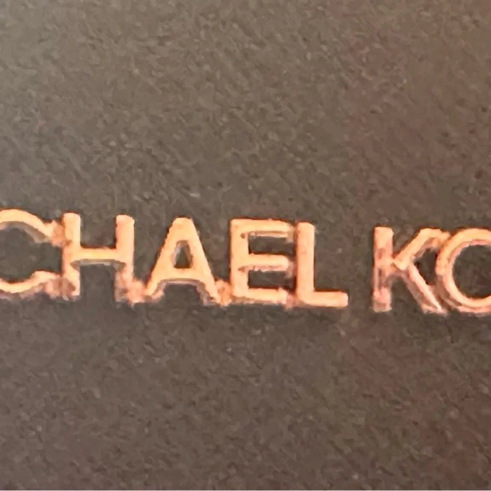 Michael Kors Large Leather Tote Like New Condition_7
